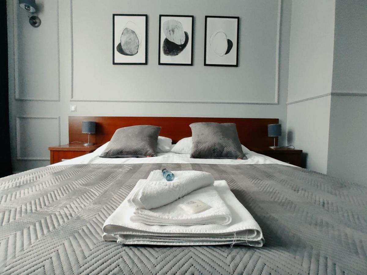 Hotel Nad Stara Nida *** à Pinczow Extérieur photo