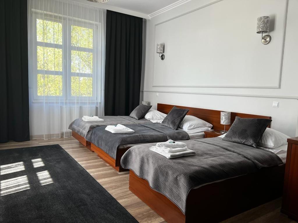 Hotel Nad Stara Nida *** à Pinczow Extérieur photo