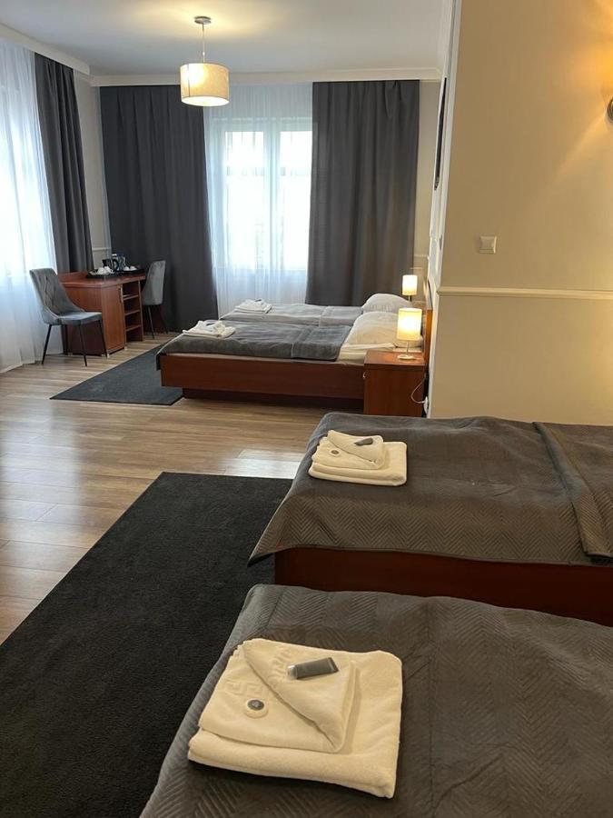 Hotel Nad Stara Nida *** à Pinczow Extérieur photo