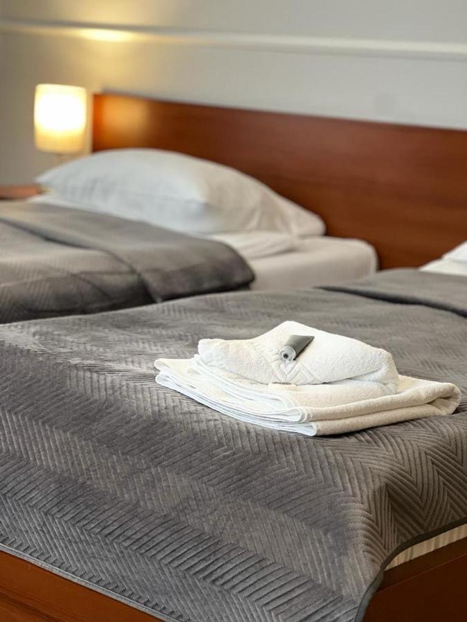 Hotel Nad Stara Nida *** à Pinczow Extérieur photo