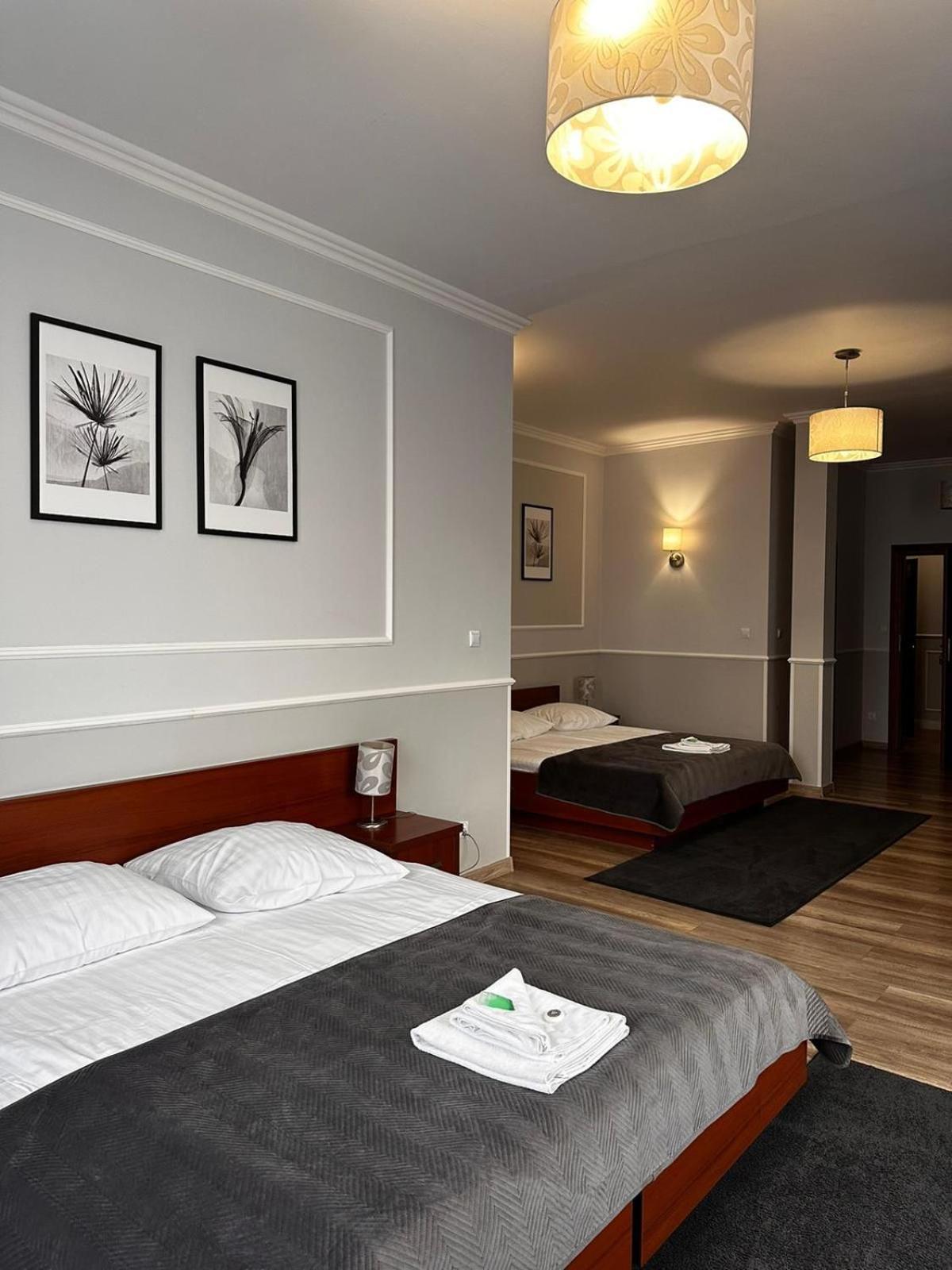 Hotel Nad Stara Nida *** à Pinczow Extérieur photo