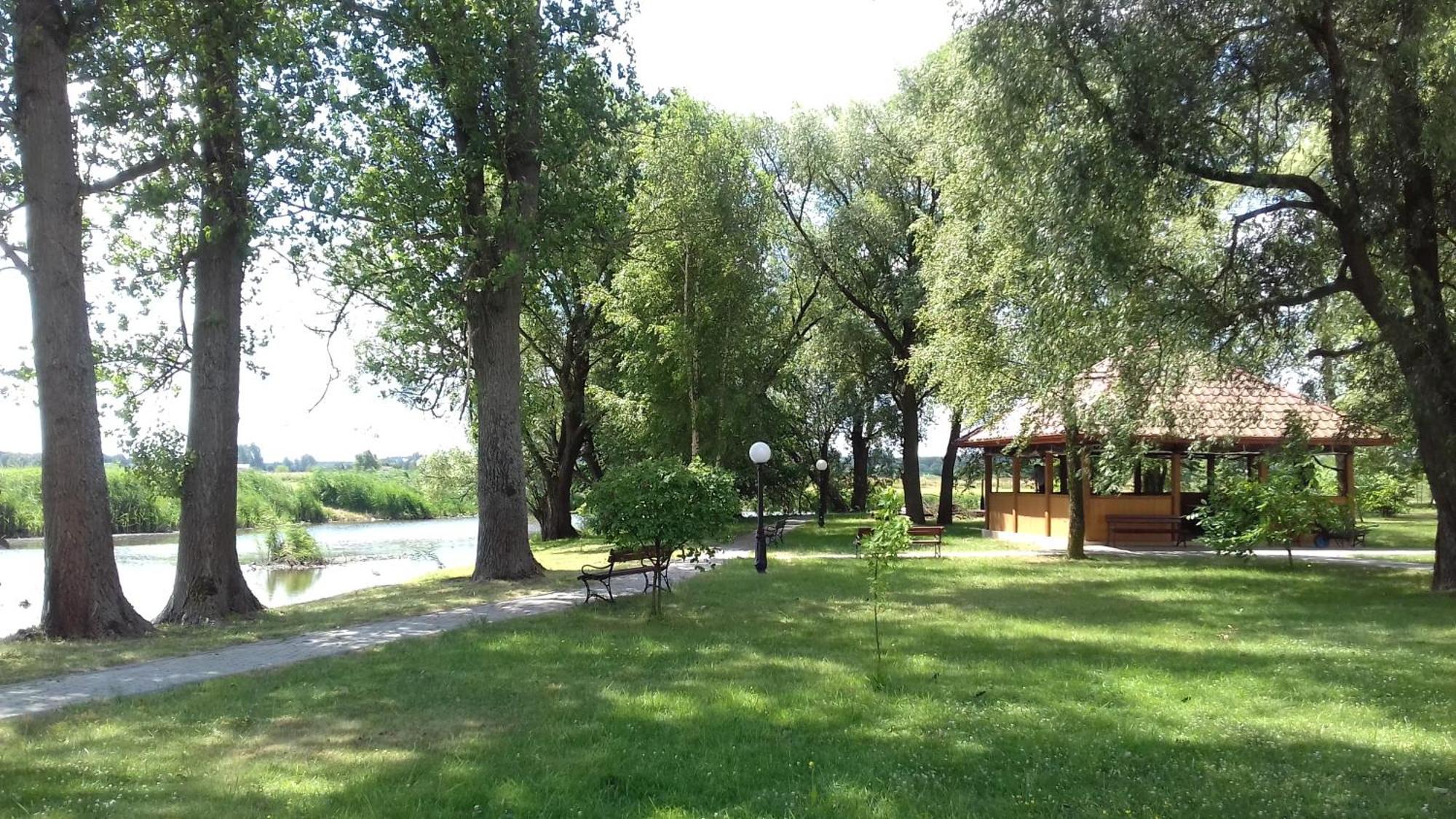 Hotel Nad Stara Nida *** à Pinczow Extérieur photo