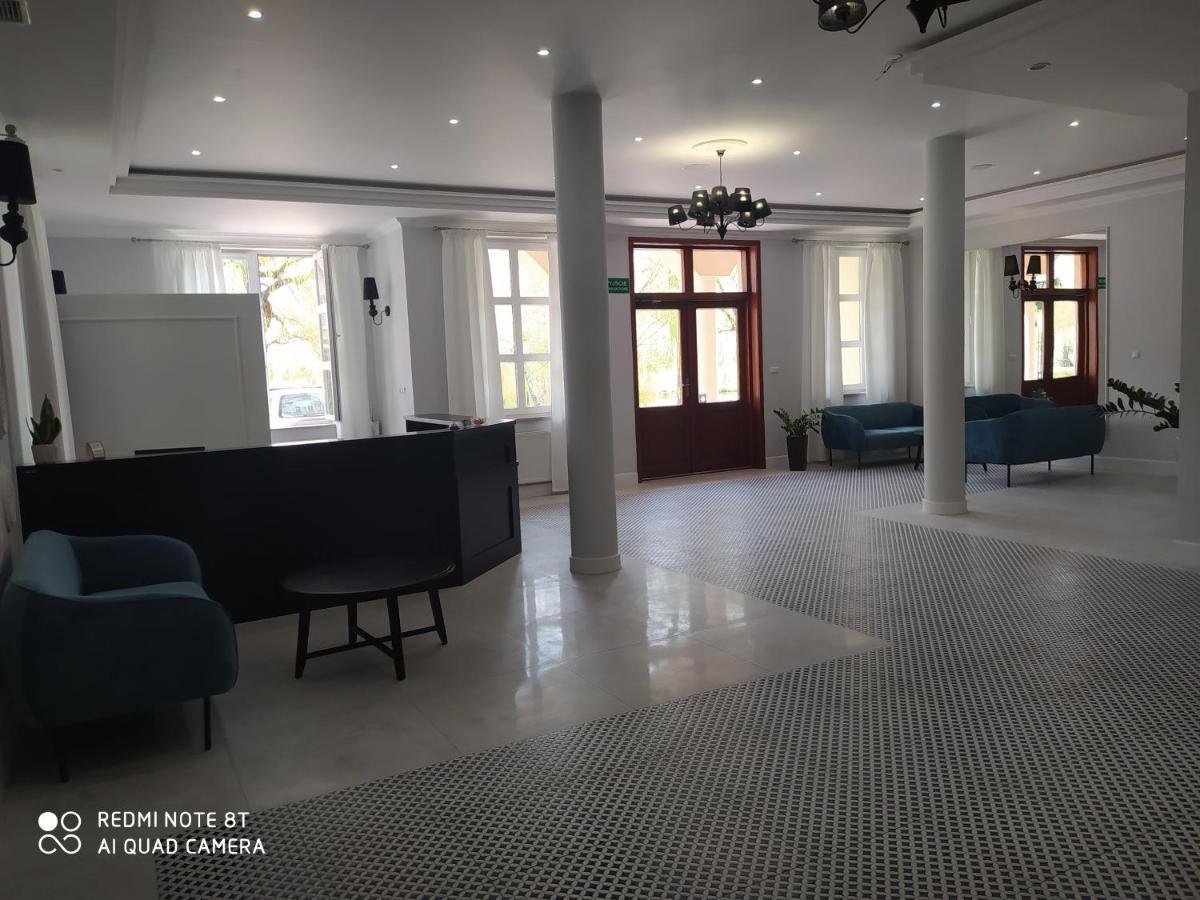 Hotel Nad Stara Nida *** à Pinczow Extérieur photo